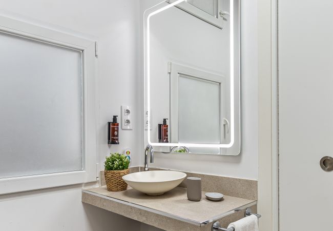 Apartamento en Madrid - Waou Malasaña VI - Alquiler Corta Duración Apartamento en Madrid - Waou Malasaña VI - Alquiler Corta Duración