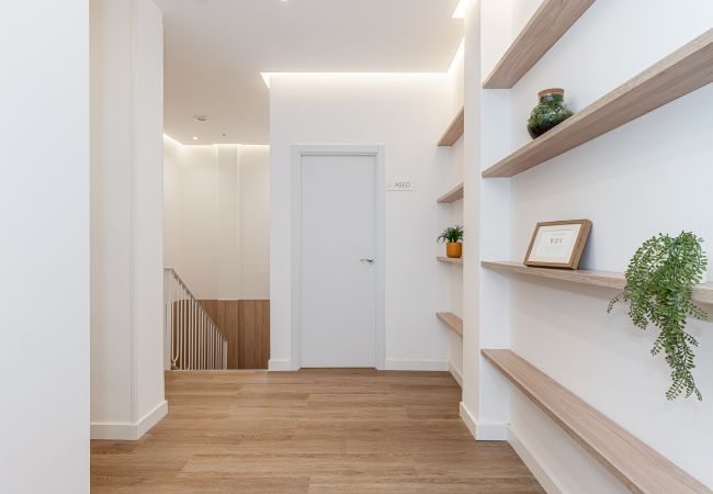 Alquiler por habitaciones en Madrid - Queens Bernabéu II Alquiler por habitaciones en Madrid - Queens Bernabéu II