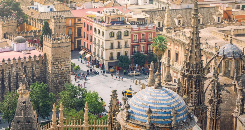 cual es la mejor zona para alojarse en sevilla