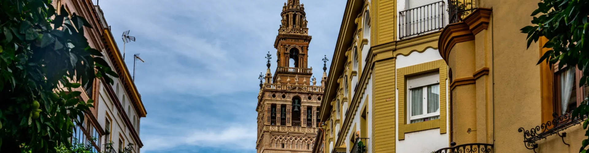 cual es la mejor zona para alojarse en sevilla