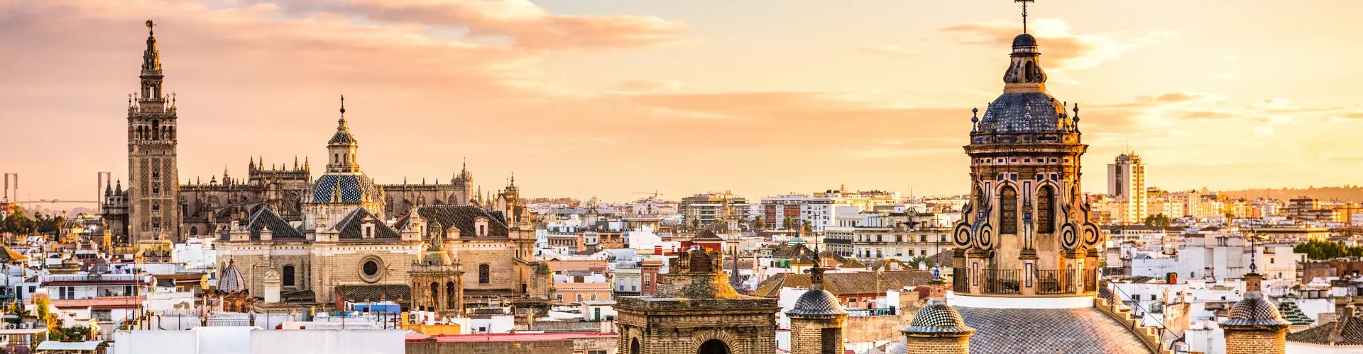 sevilla-destinos-tendencia-2025-airbnb-1