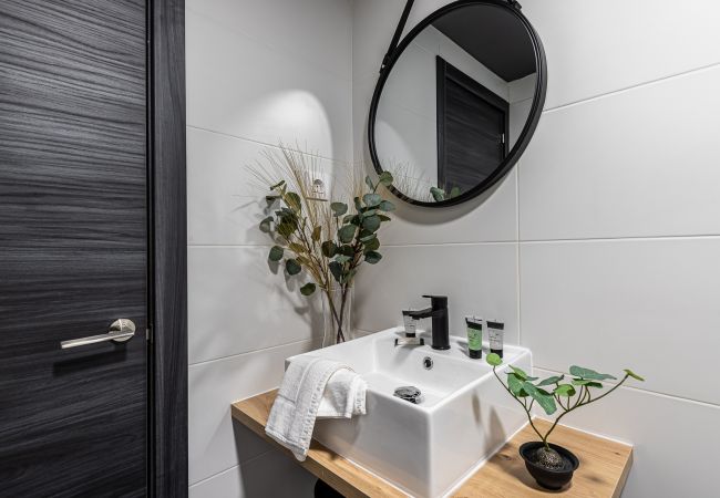 Apartment in Madrid - Queens Chueca II - Alquiler Corta Duración Apartment in Madrid - Queens Chueca II - Alquiler Corta Duración