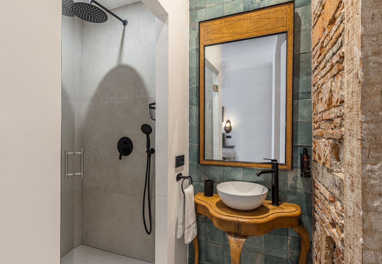 Rent by room in Madrid - Queens House Chueca III Rent by room in Madrid - Queens House Chueca III