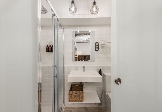 Rent by room in Madrid - Waou Boutique SOL III Rent by room in Madrid - Waou Boutique SOL III