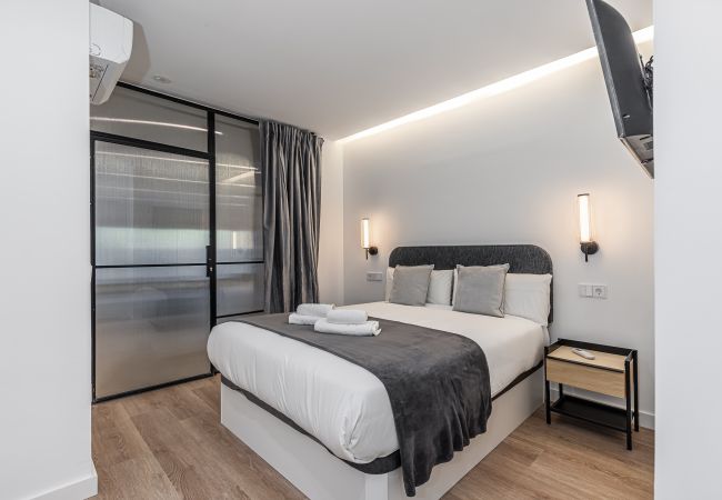 Rent by room in Madrid - Queens Plaza España III - Alquiler Corta Duración Rent by room in Madrid - Queens Plaza España III - Alquiler Corta Duración