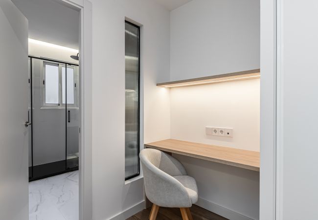 Rent by room in Madrid - Queens Plaza España III - Alquiler Corta Duración Rent by room in Madrid - Queens Plaza España III - Alquiler Corta Duración