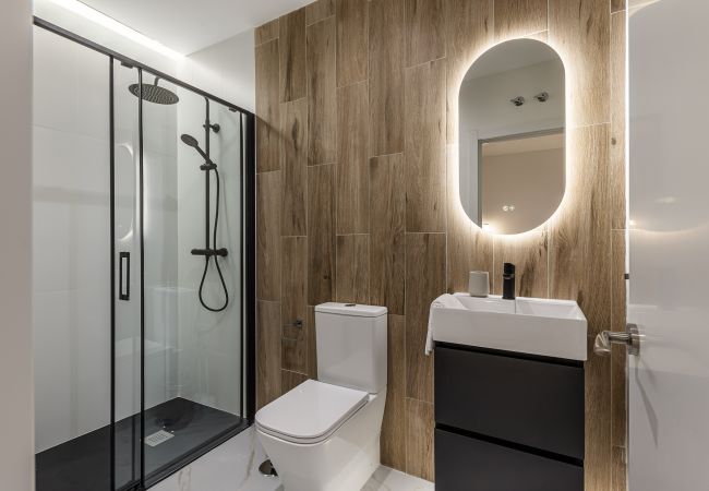 Rent by room in Madrid - Queens Plaza España IV - Alquiler Corta Duración Rent by room in Madrid - Queens Plaza España IV - Alquiler Corta Duración