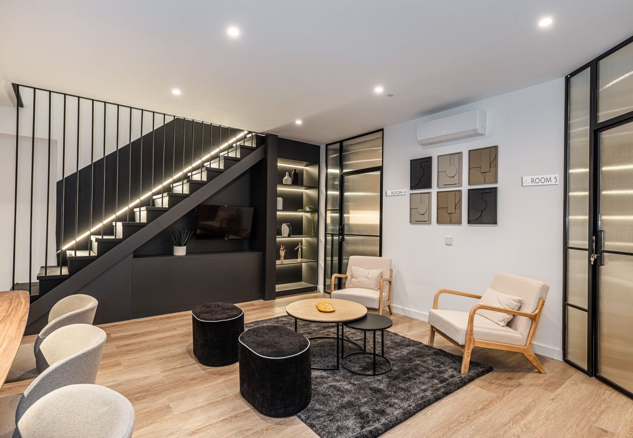 Rent by room in Madrid - Queens Plaza España IV - Alquiler Corta Duración Rent by room in Madrid - Queens Plaza España IV - Alquiler Corta Duración