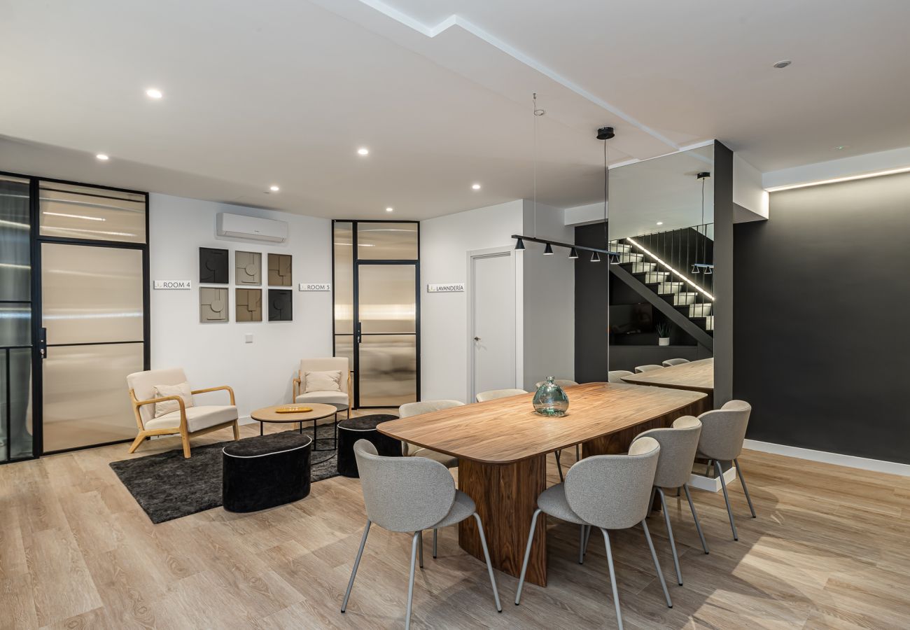 Rent by room in Madrid - Queens Plaza España IV - Alquiler Corta Duración Rent by room in Madrid - Queens Plaza España IV - Alquiler Corta Duración