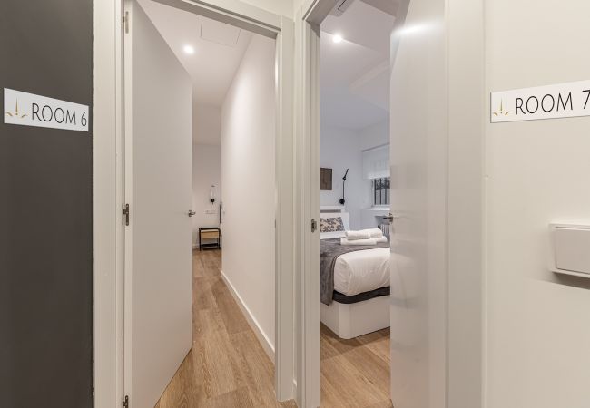 Rent by room in Madrid - Queens Plaza España VI - Alquiler Corta Duración Rent by room in Madrid - Queens Plaza España VI - Alquiler Corta Duración