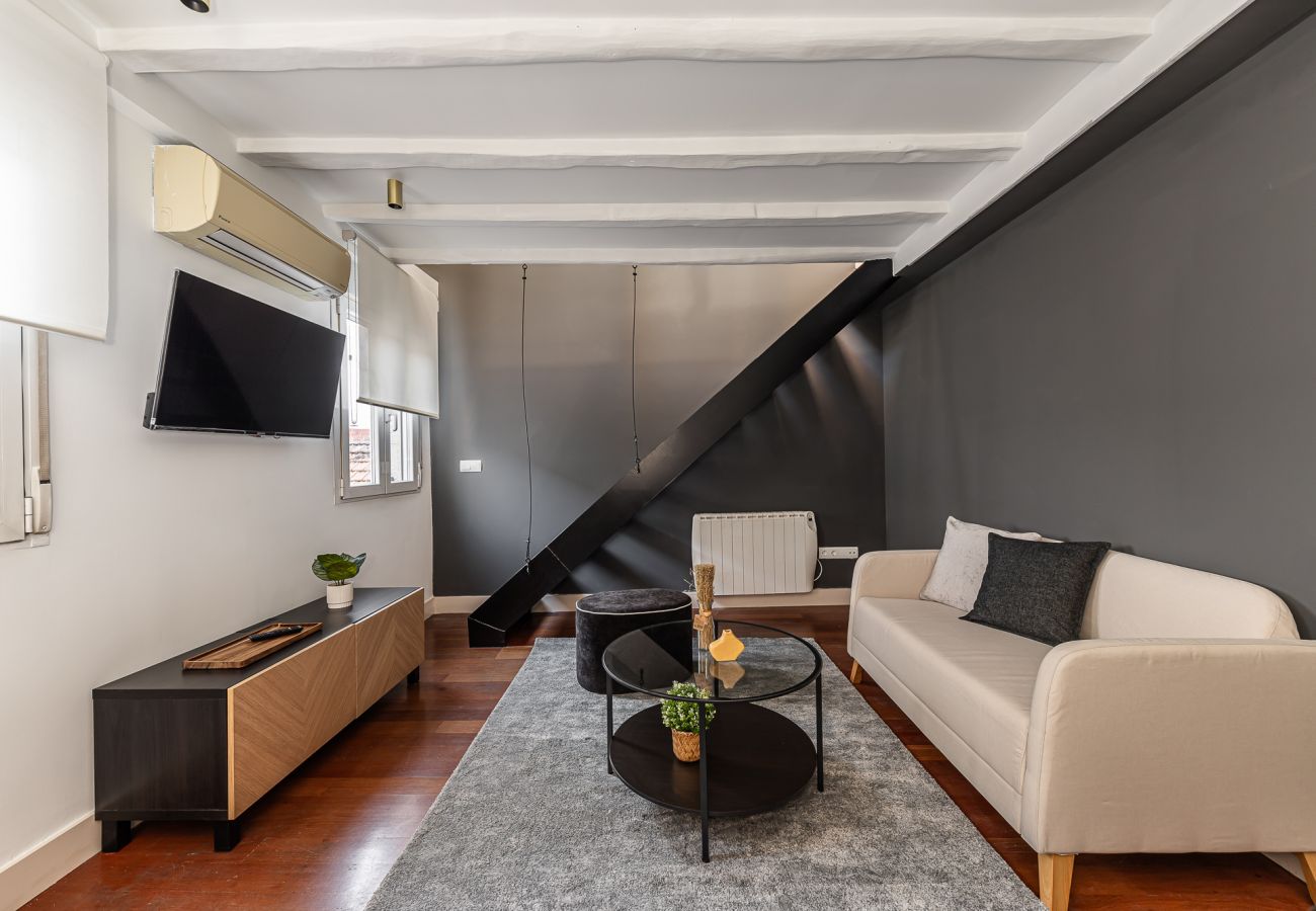 Apartment in Madrid - Queens Las Letras II - Alquiler Corta Duración