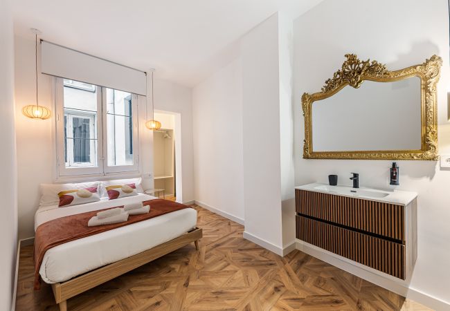 Apartment in Madrid - Queens Plaza Mayor IV - Alquiler Corta Duración Apartment in Madrid - Queens Plaza Mayor IV - Alquiler Corta Duración
