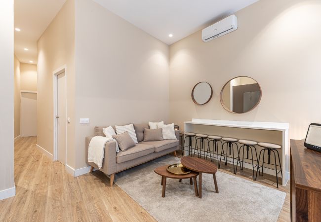 Apartment in Madrid - Waou Essence VI Antón Martín - Corta Duración