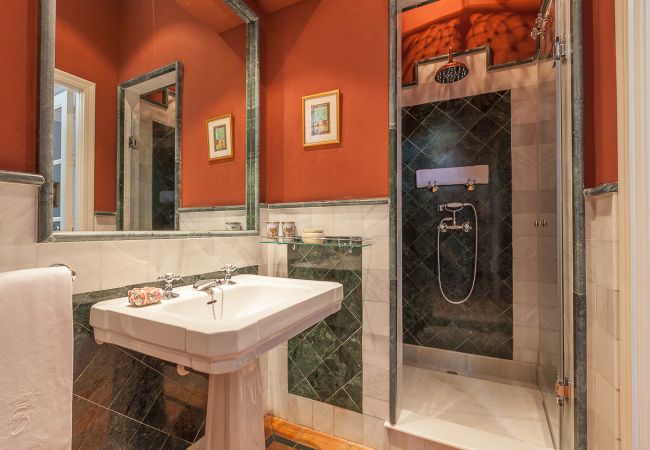 Rent by room in Seville - Waou Palacio Tenorio Santa Cruz I Rent by room in Seville - Waou Palacio Tenorio Santa Cruz I