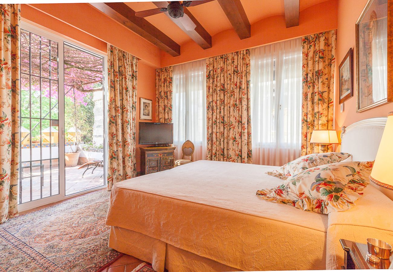 Rent by room in Seville - Waou Palacio Tenorio Santa Cruz IX Rent by room in Seville - Waou Palacio Tenorio Santa Cruz IX