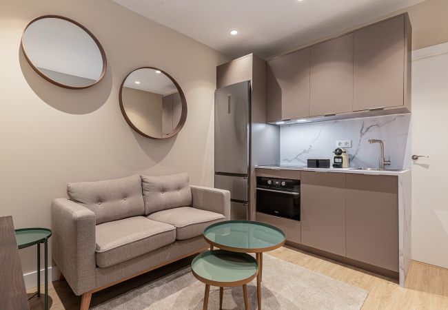 Apartment in Madrid - Waou Essence VI Antón Martín - Corta Duración