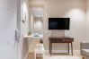 Apartment in Madrid - Waou Essence VI Antón Martín - Corta Duración